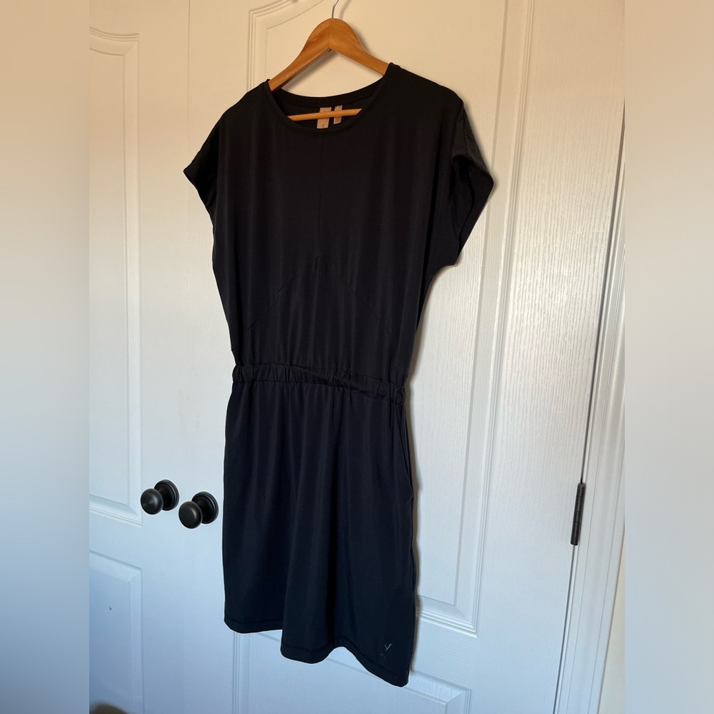 Indyeva Kawaku Dress Size Small Athletic Dress with Pockets!